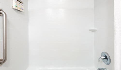 Standard King Room with Accessible Tub - Mobility Access