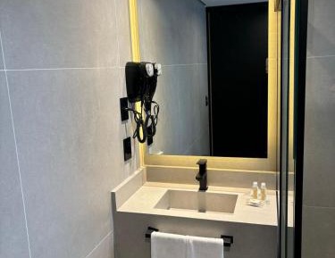 Studio with Spa Bath