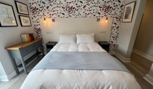 Deluxe Double Room with Bath