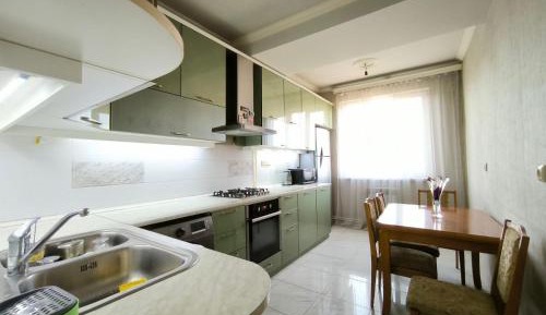 Four-Bedroom Deluxe Apartment