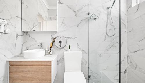 Single Room with Shared Bathroom