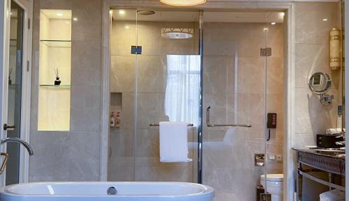 Executive Suite - Non-Smoking