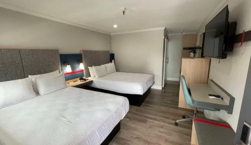 Queen Room with Two Queen Beds - Non-Smoking