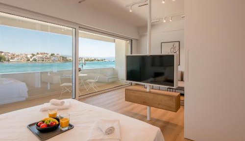 One-Bedroom Apartment with Sea View