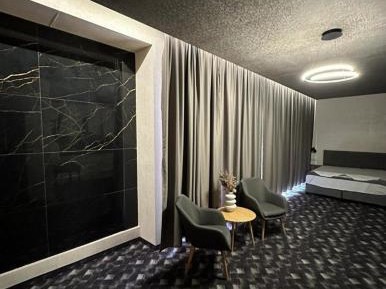 Deluxe Suite with Spa Bath