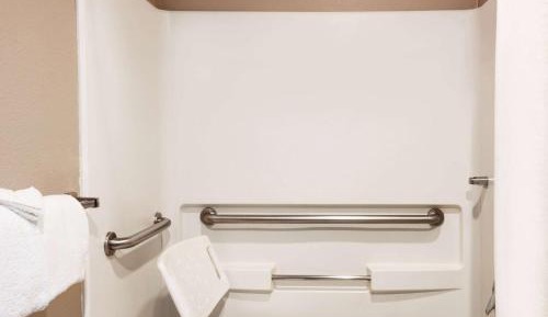 Queen Room - Mobility Access/Non-Smoking
