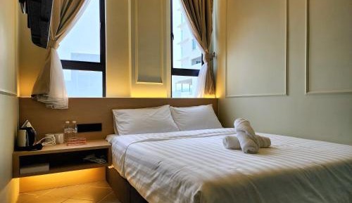 Standard Queen Room