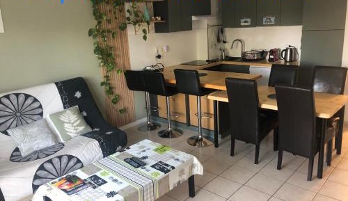 Deluxe Double Room (2 Adults + 1 Child)