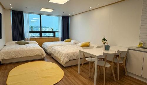 One-Bedroom Apartment - Non-Smoking