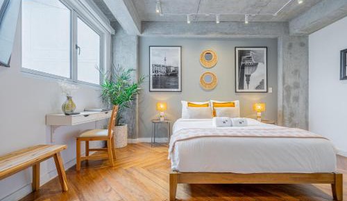 Two-Bedroom Deluxe Apartment with Balcony