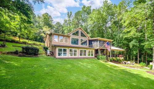 Four-Bedroom Holiday Home