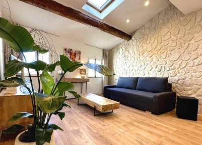 Superior One-Bedroom Apartment