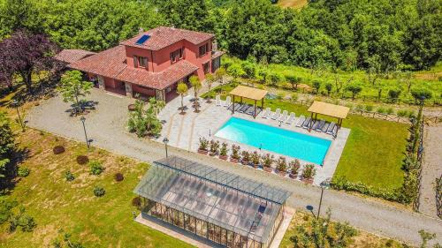 Nine-Bedroom Villa