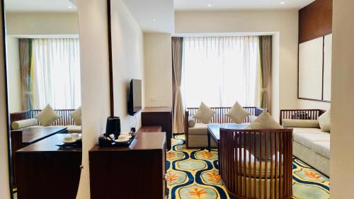 Deluxe King Suite