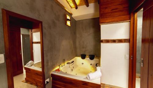 Suite with Hot Tub