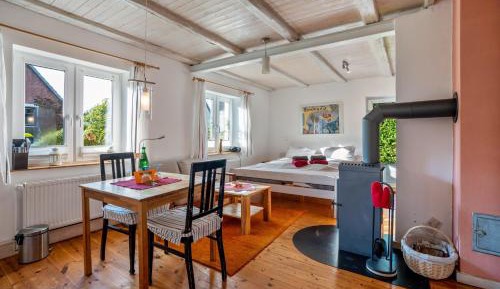 Superior One-Bedroom Apartment