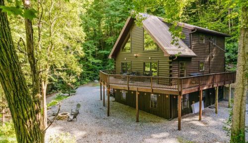 Three-Bedroom Holiday Home 