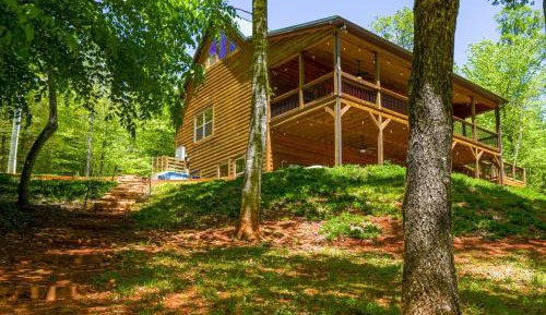 Seven-Bedroom Holiday Home