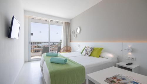 Double Room with Balcony - High Floor