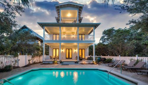 Five-Bedroom Holiday Home