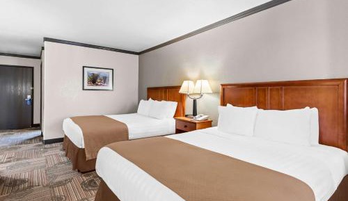 Queen Room with Two Queen Beds - Non-Smoking