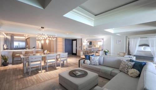 Beach View Ruby Suite - 2 Bedroom Plus Den