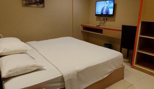 Standard Queen Room