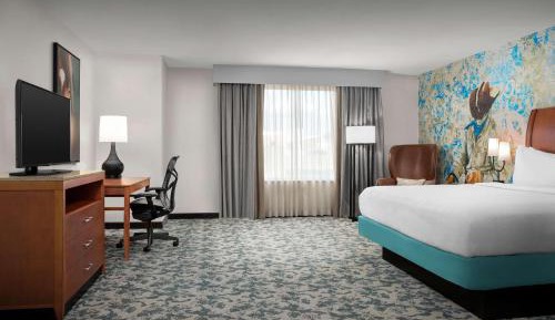 Deluxe King Room