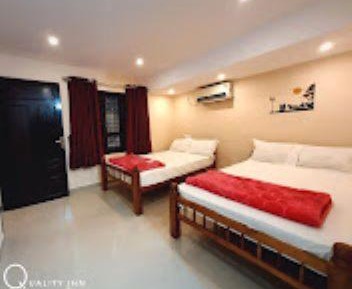 Deluxe Two-Bedroom Apartment with Garden View