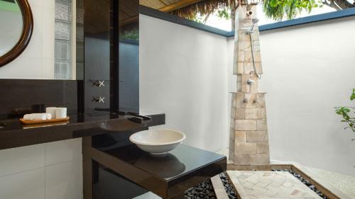 Beachfront Sunset Villa with Free transfer