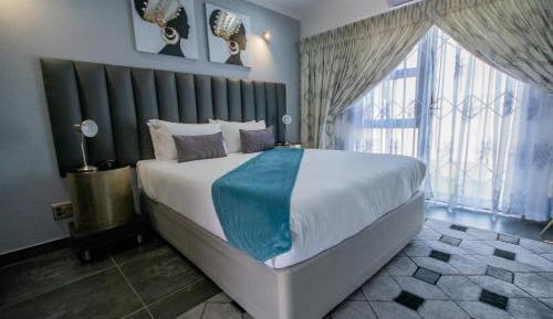 Deluxe Queen Room