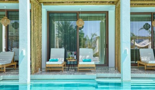 junior suite with direct pool access (main building)