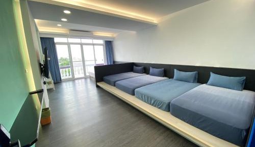 Family Room with Sea View