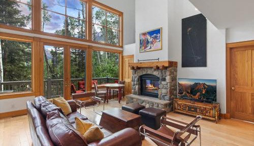 Four-Bedroom Holiday Home