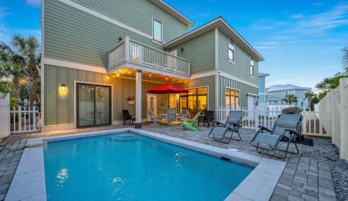 Six-Bedroom Holiday Home