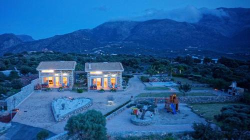 Villa with Garden View