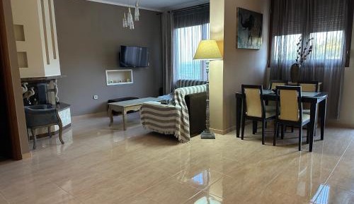 Deluxe One-Bedroom Apartment