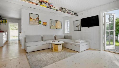 Three-Bedroom Holiday Home 