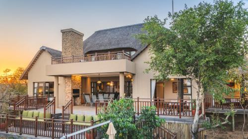 Luxury Four - Bedroom Villa 19