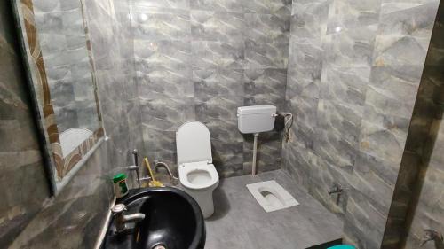 Deluxe Double Room (2 Adults + 1 Child)