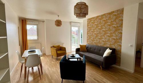 Deluxe One-Bedroom Apartment