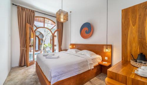 King Room with Pool View