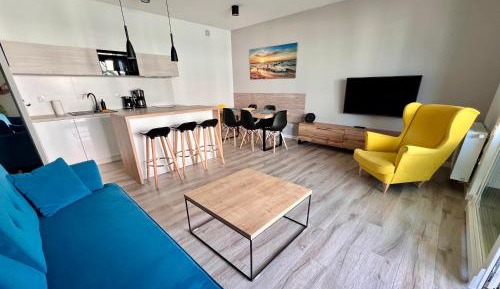 Deluxe One-Bedroom Apartment with Garden View