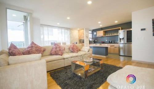 Three-Bedroom Deluxe Apartment