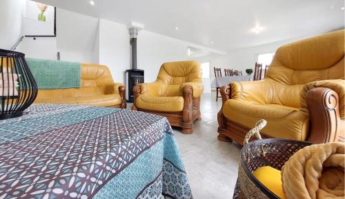 Five-Bedroom Holiday Home