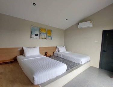 Deluxe Family Room
