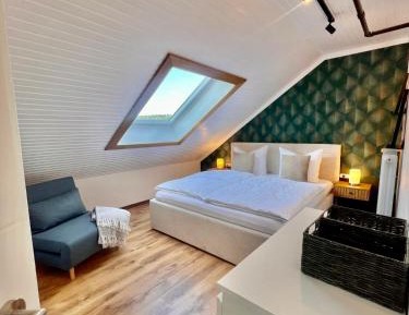 One-Bedroom Apartment with View