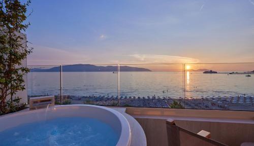 Deluxe Double Room with Balcony and Sea View