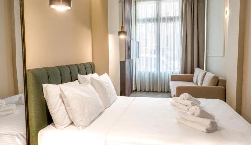 01 Gaia Family Suite (with Parking)