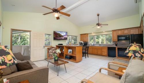 Apartment with Garden View